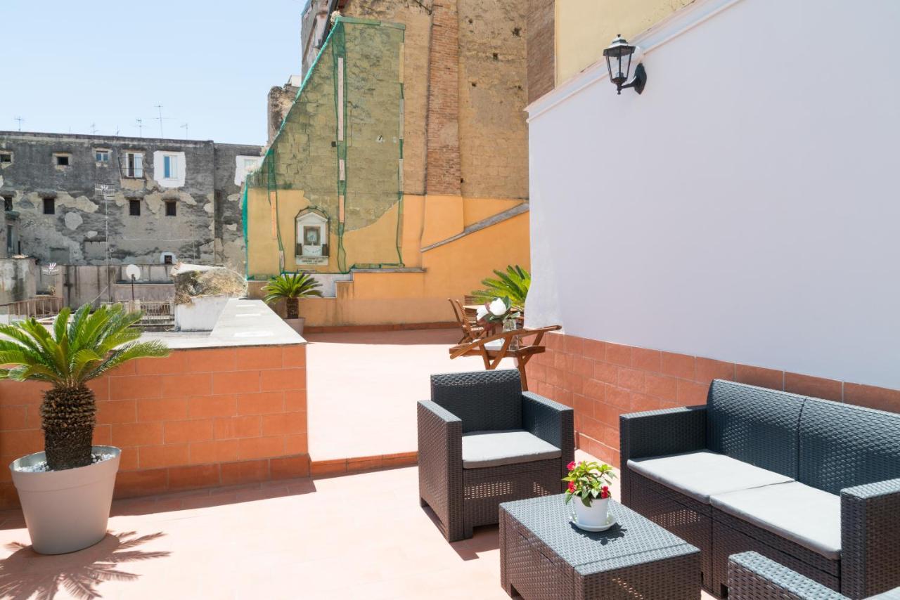 Suite & Luxury Rooms Palazzo Diomede Carafa Neapel Exteriör bild