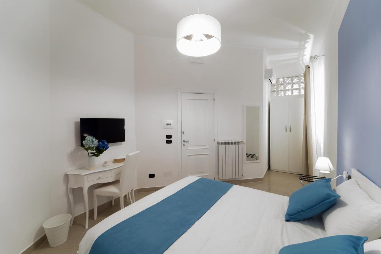 Suite & Luxury Rooms Palazzo Diomede Carafa Neapel Exteriör bild