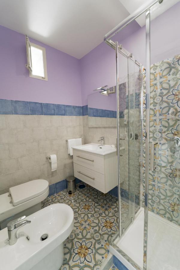 Suite & Luxury Rooms Palazzo Diomede Carafa Neapel Exteriör bild